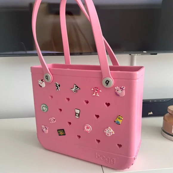 Limited Edition “Pink Hearts Valentine” Bogg Bag - Picture 3 of 10